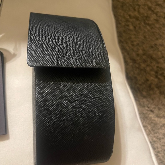 Prada Sunglasses in a very good condition. - Picture 2 of 7